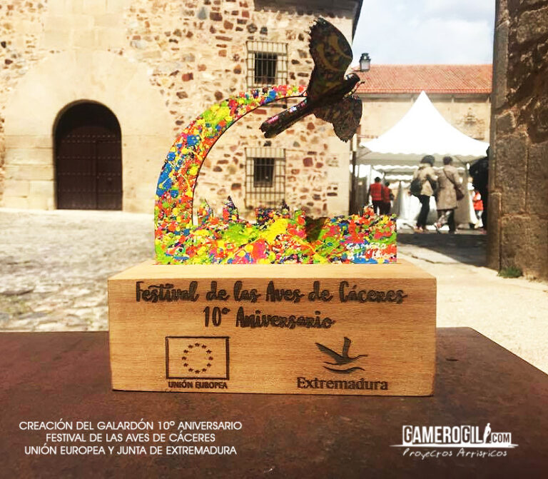 Creación de los Galardones por Gamero Gil para el 10º Aniversario del Festival de las Aves de Cáceres ’18 para Unión Europea y Junta de Extremadura.